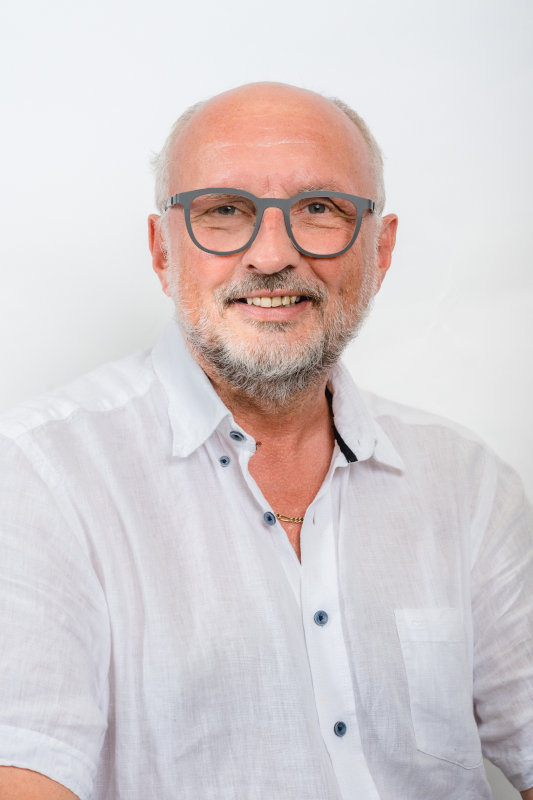 Porträt von Dr. Michael Kaiser